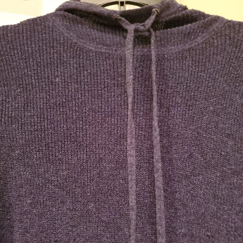 Sweatshirt - Picture 2 of 2